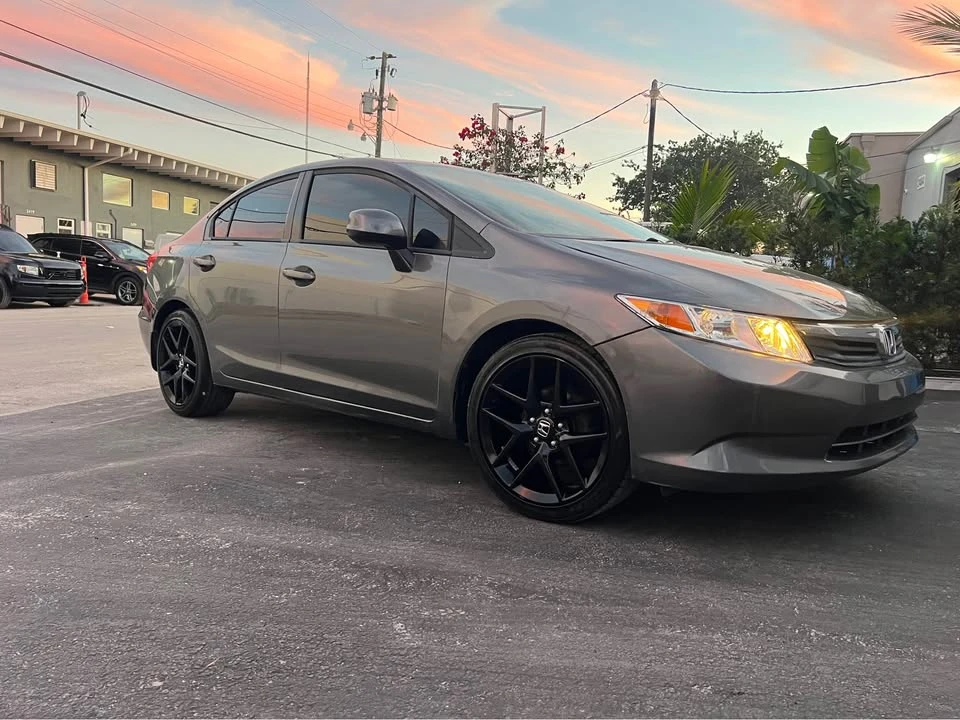 2012 Honda Civic 9th Gen - Image 3 of 14