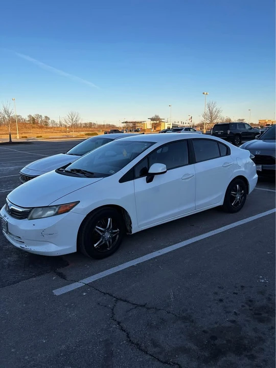 2012 Honda Civic 9th Gen - Image 2 of 7