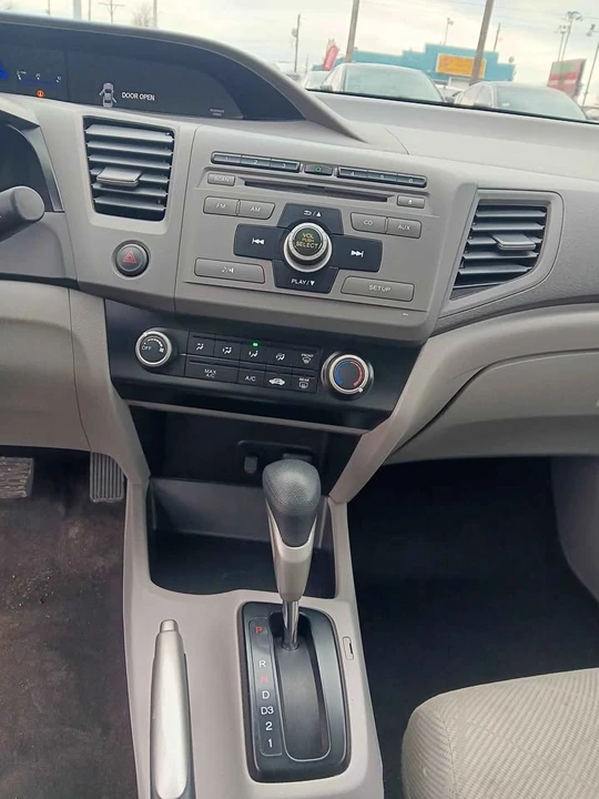2012 Honda Civic 9th Gen - Image 13 of 17