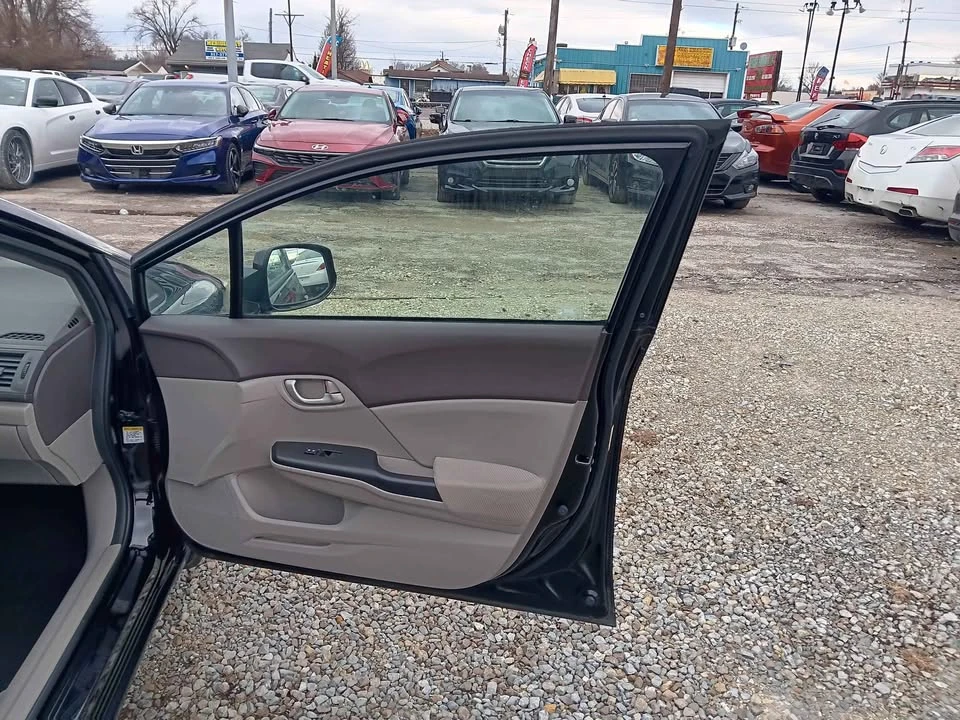 2012 Honda Civic 9th Gen - Image 10 of 17