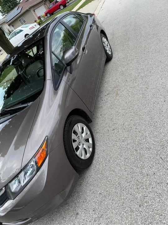 2012 Honda Civic 9th Gen - Image 2 of 18