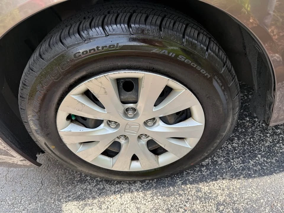 2012 Honda Civic 9th Gen - Image 14 of 18