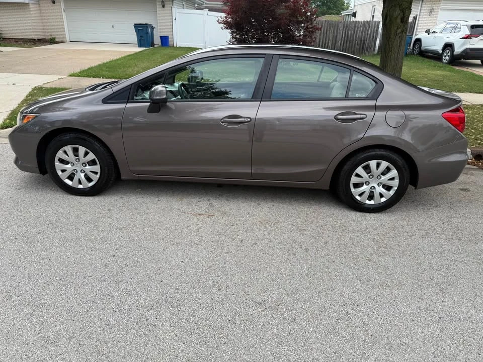 2012 Honda Civic 9th Gen - Image 4 of 18