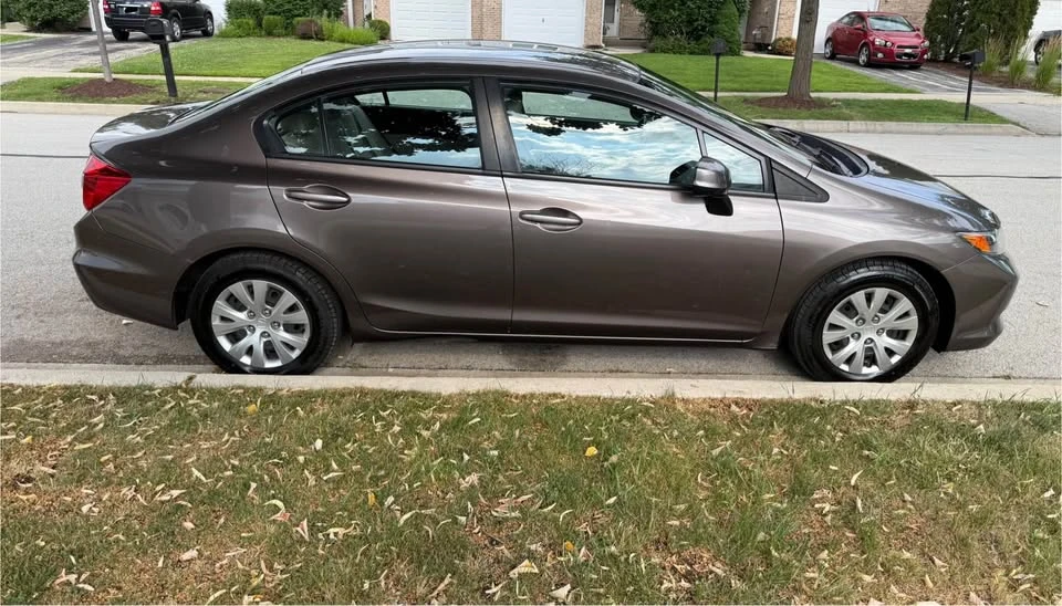 2012 Honda Civic 9th Gen - Image 5 of 18