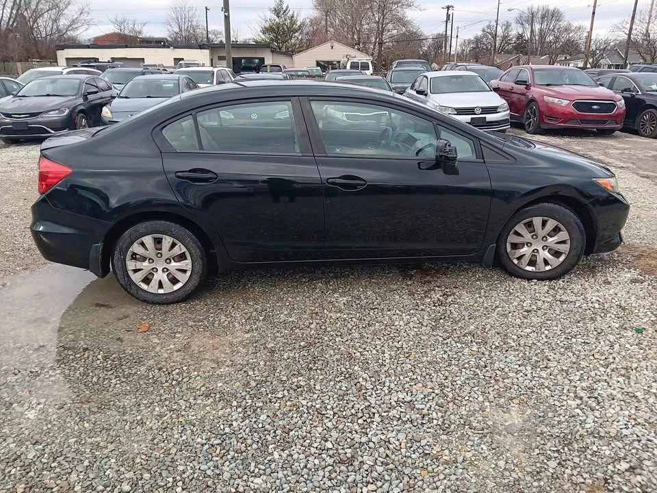 2012 Honda Civic 9th Gen - Image 5 of 17