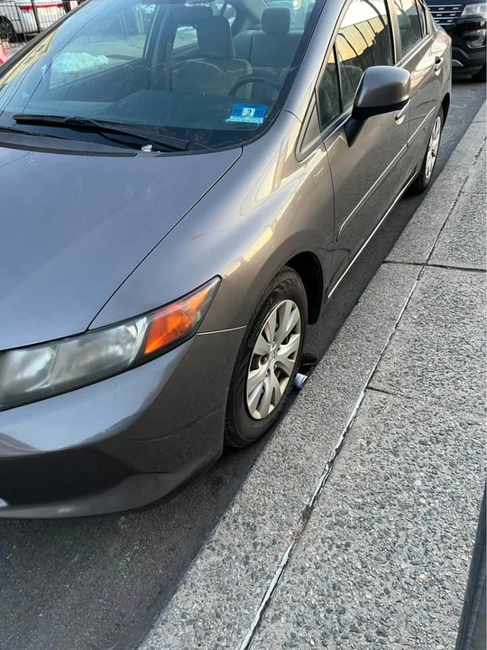 2012 Honda Civic 9th Gen - Image 2 of 11