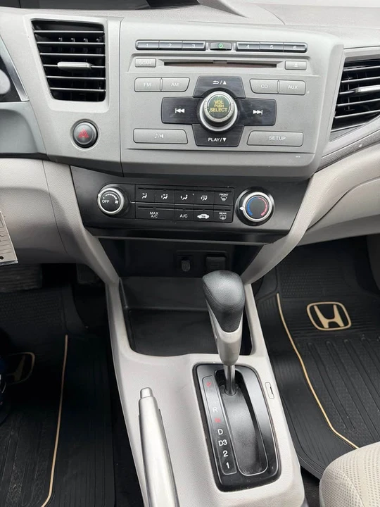 2012 Honda Civic 9th Gen - Image 9 of 14