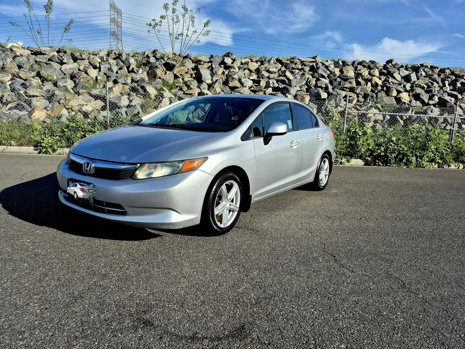 2012 Honda Civic 9th Gen - Image 11 of 16