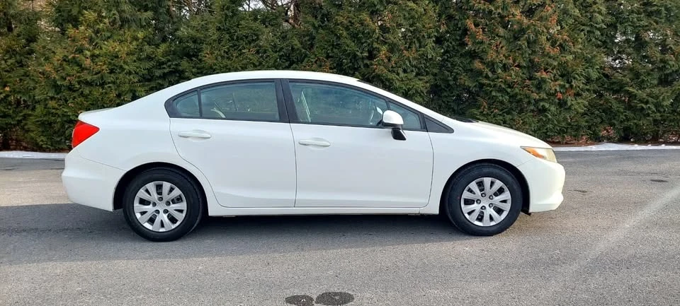 2012 Honda Civic 9th Gen - Image 4 of 15