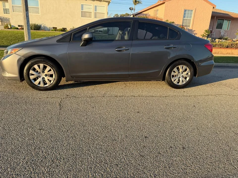 2012 Honda Civic 9th Gen - Image 3 of 14