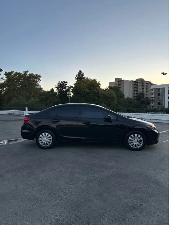 2012 Honda Civic 9th Gen - Image 3 of 13