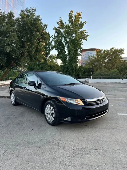 2012 Honda Civic 9th Gen - Image 2 of 13