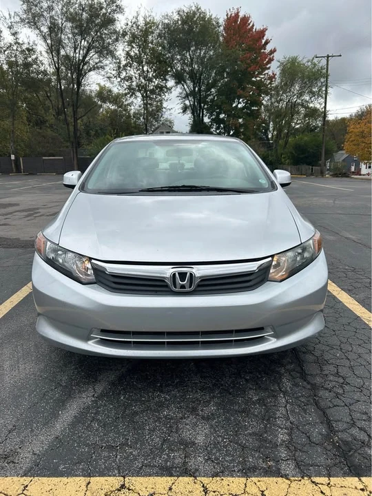 2012 Honda Civic 9th Gen - Image 3 of 10
