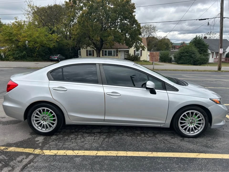 2012 Honda Civic 9th Gen - Image 5 of 10