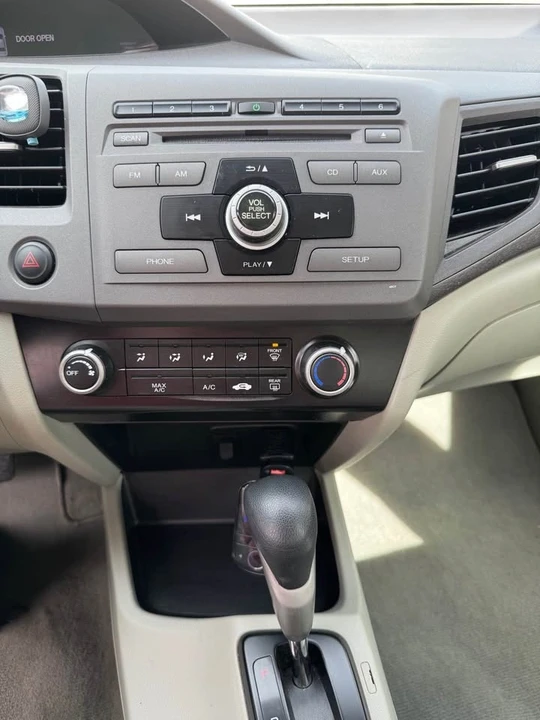 2012 Honda Civic 9th Gen - Image 7 of 9