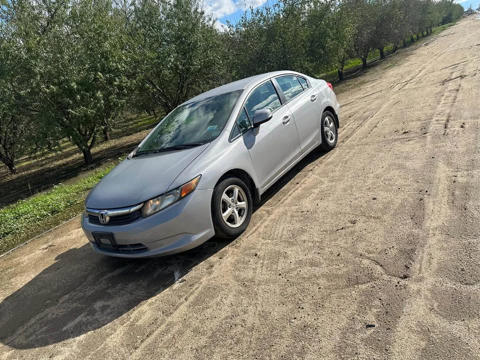 2012 Honda Civic 9th Gen - Image 2 of 12