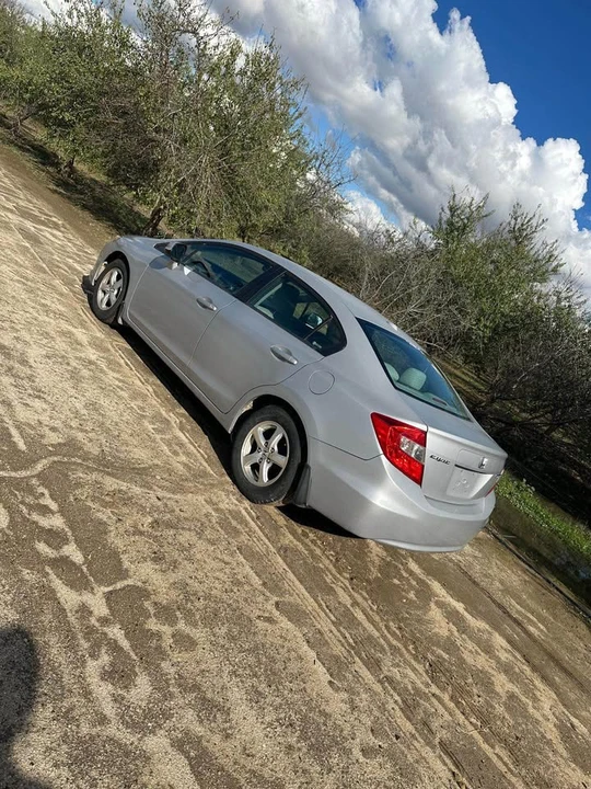 2012 Honda Civic 9th Gen - Image 3 of 12