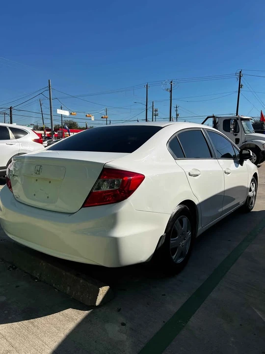 2012 Honda Civic 9th Gen - Image 2 of 5
