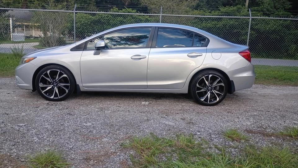 2012 Honda Civic 9th Gen - Image 3 of 17