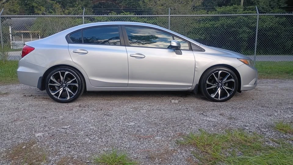 2012 Honda Civic 9th Gen - Image 4 of 17