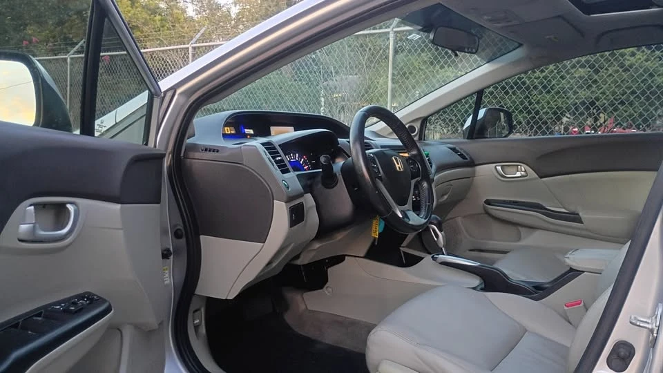 2012 Honda Civic 9th Gen - Image 13 of 17