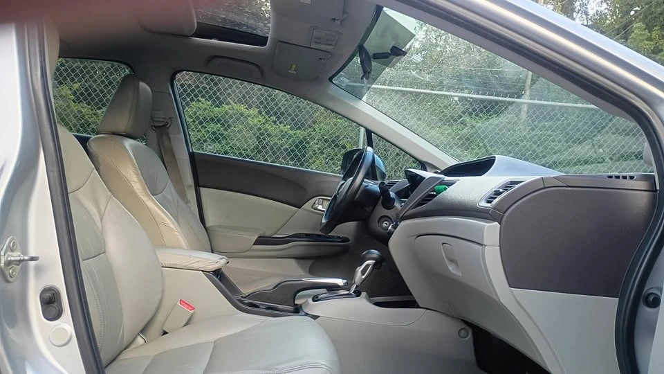 2012 Honda Civic 9th Gen - Image 10 of 17
