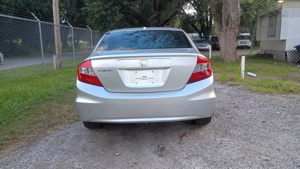 2012 Honda Civic 9th Gen - Image 8 of 17