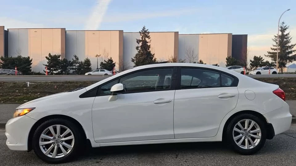 2012 Honda Civic 9th Gen - Image 2 of 19