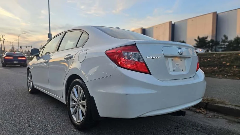 2012 Honda Civic 9th Gen - Image 3 of 19