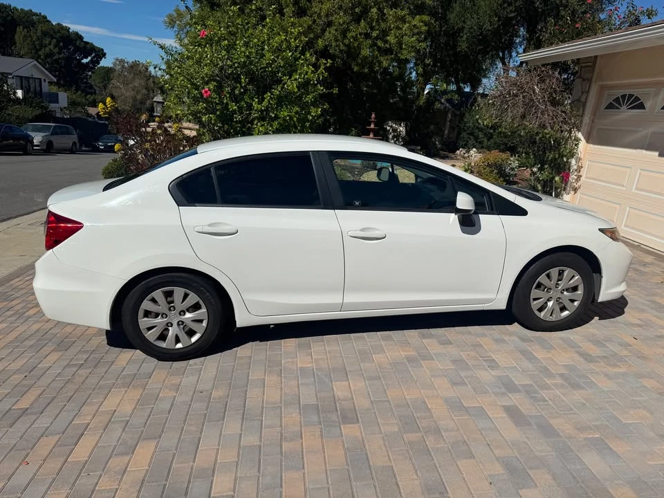 2012 Honda Civic 9th Gen - Image 3 of 4