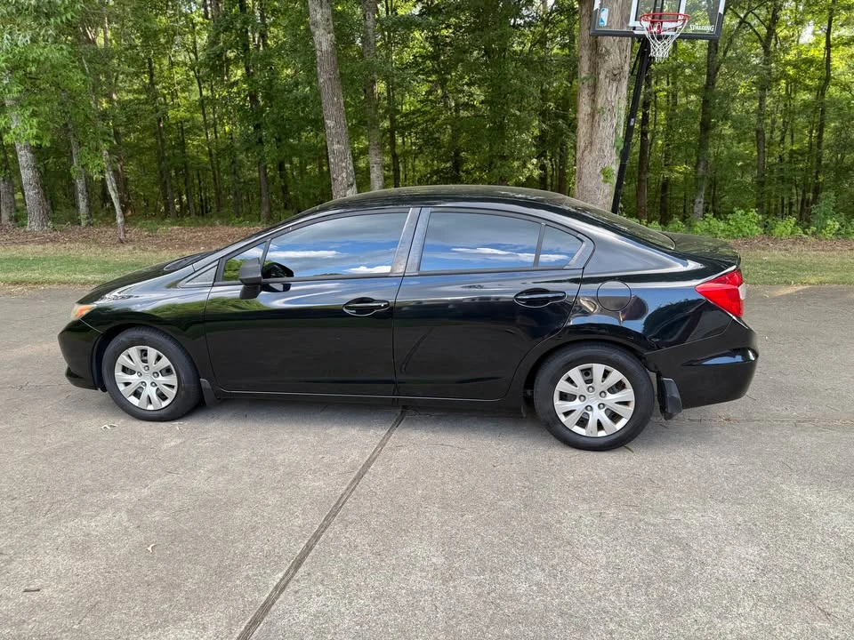 2012 Honda Civic 9th Gen - Image 3 of 8