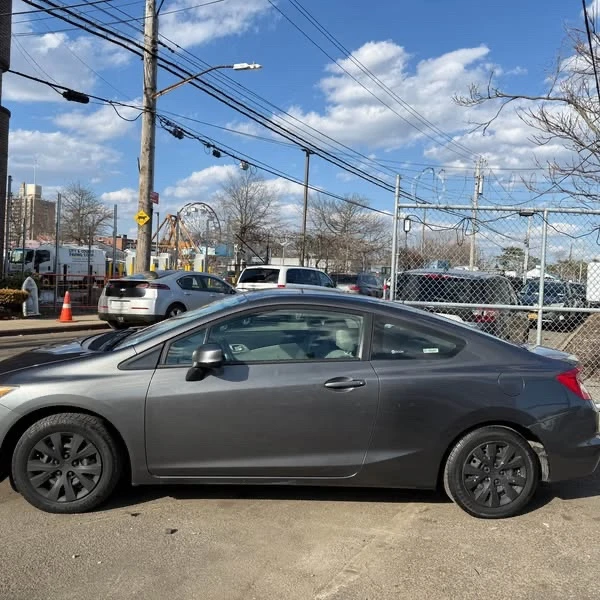 2012 Honda Civic 9th Gen - Image 9 of 19