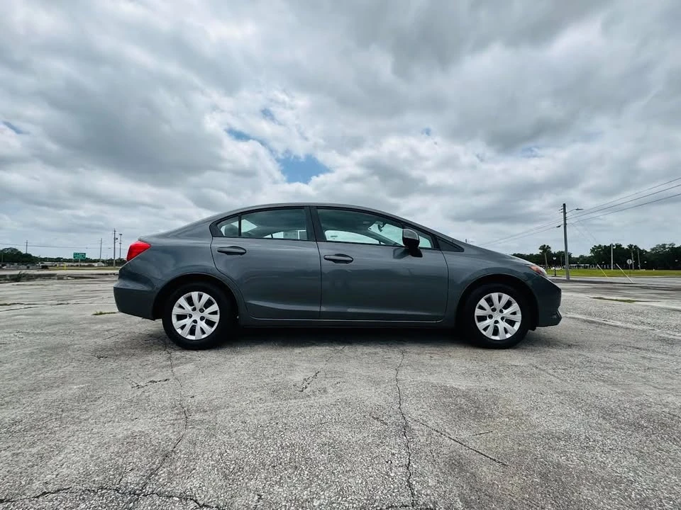 2012 Honda Civic 9th Gen - Image 4 of 15
