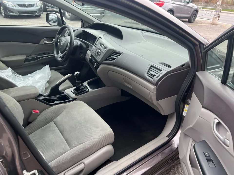 2012 Honda Civic 9th Gen - Image 9 of 17