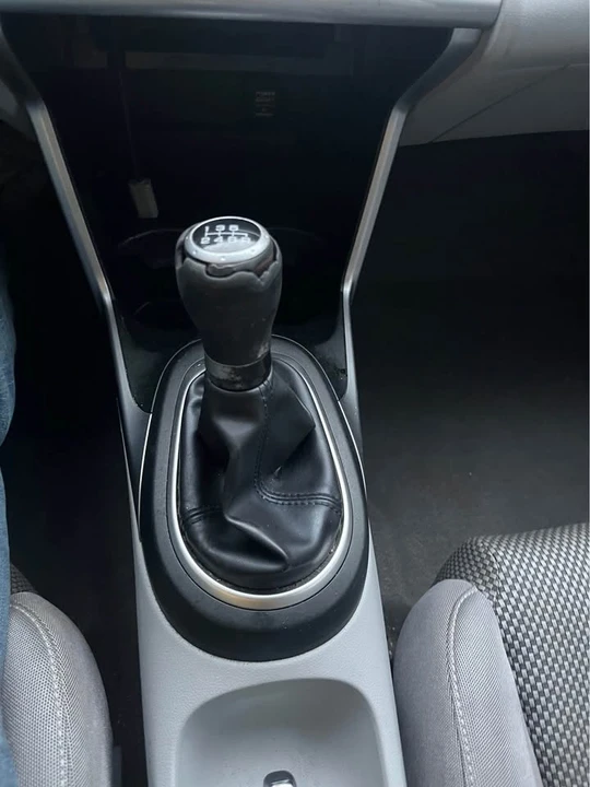 2012 Honda CR-Z - Image 16 of 17
