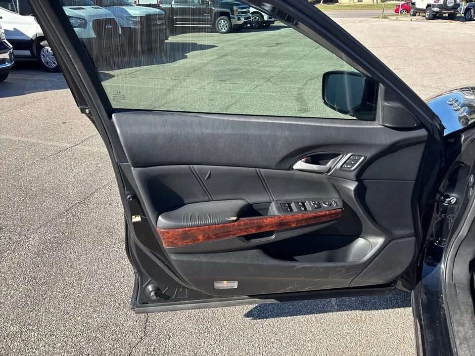 2012 Honda Accord 8th Gen - Image 9 of 17