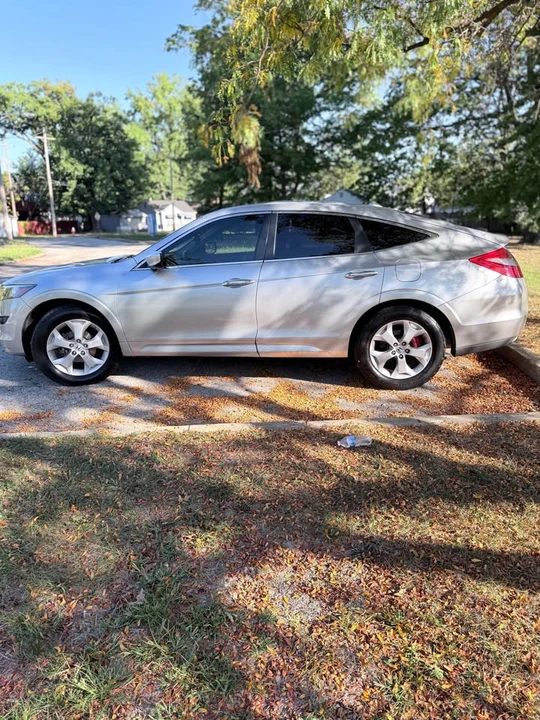 2012 Honda Accord 8th Gen - Image 2 of 18