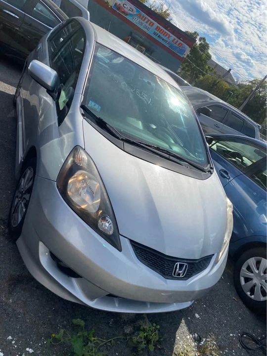 2012 Honda Fit - Image 2 of 11