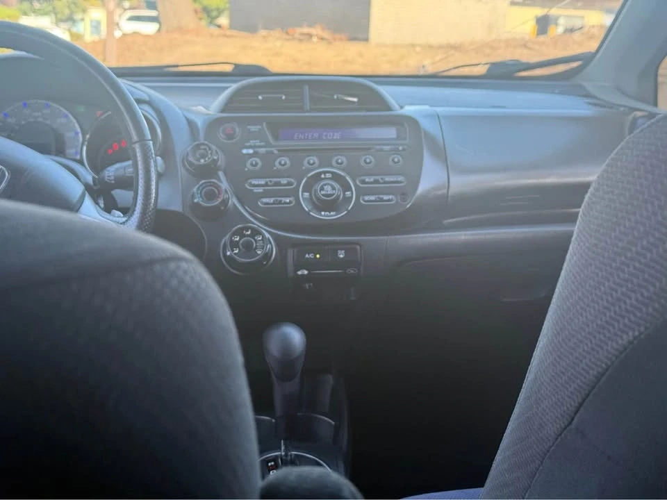 2012 Honda Fit - Image 10 of 10