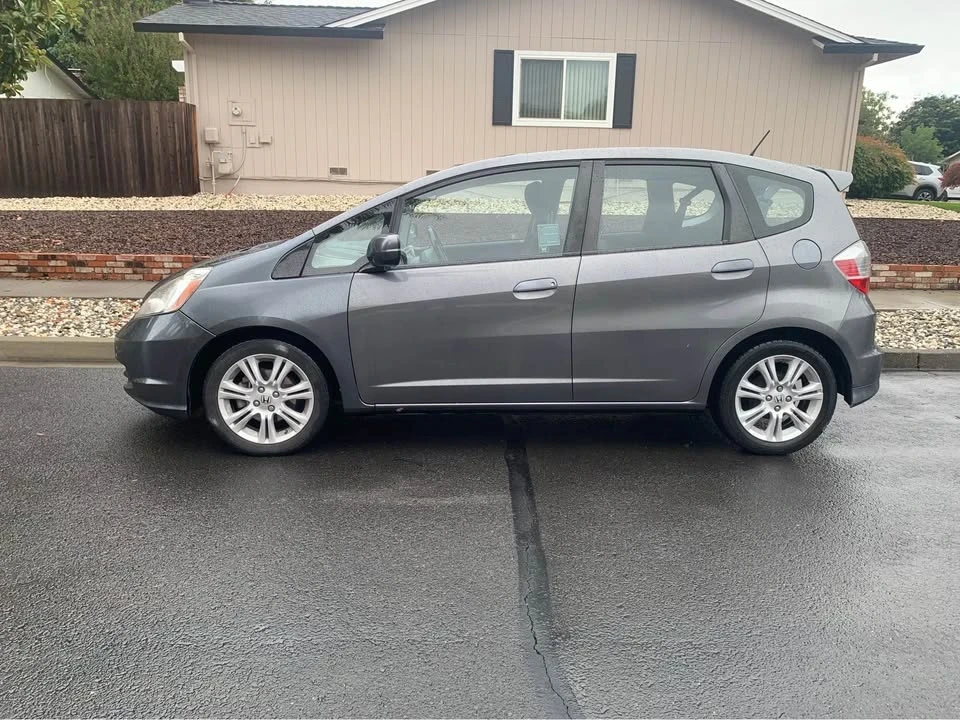 2012 Honda Fit - Image 2 of 8