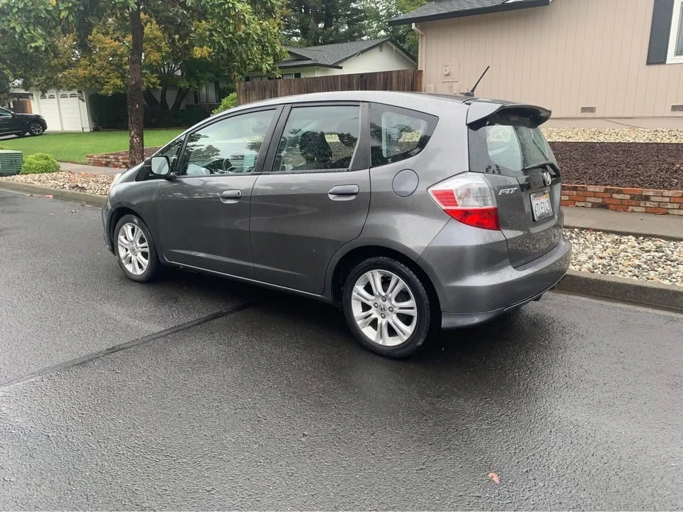 2012 Honda Fit - Image 3 of 8