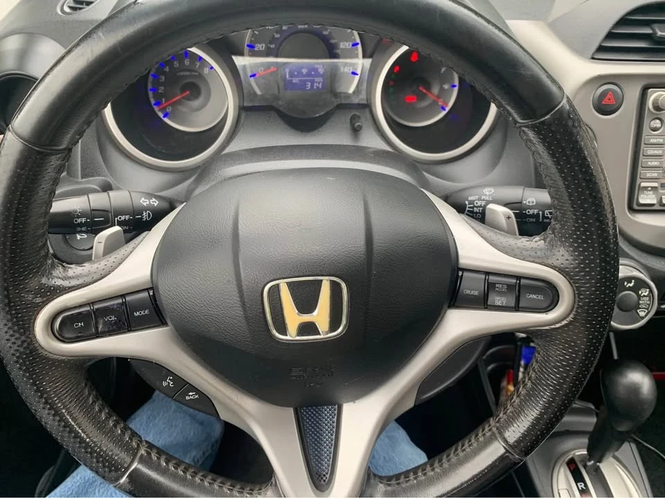 2012 Honda Fit - Image 6 of 8