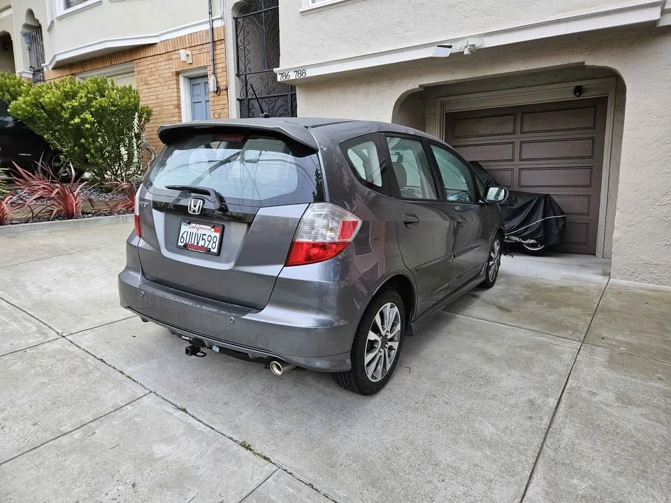 2012 Honda Fit - Image 2 of 3