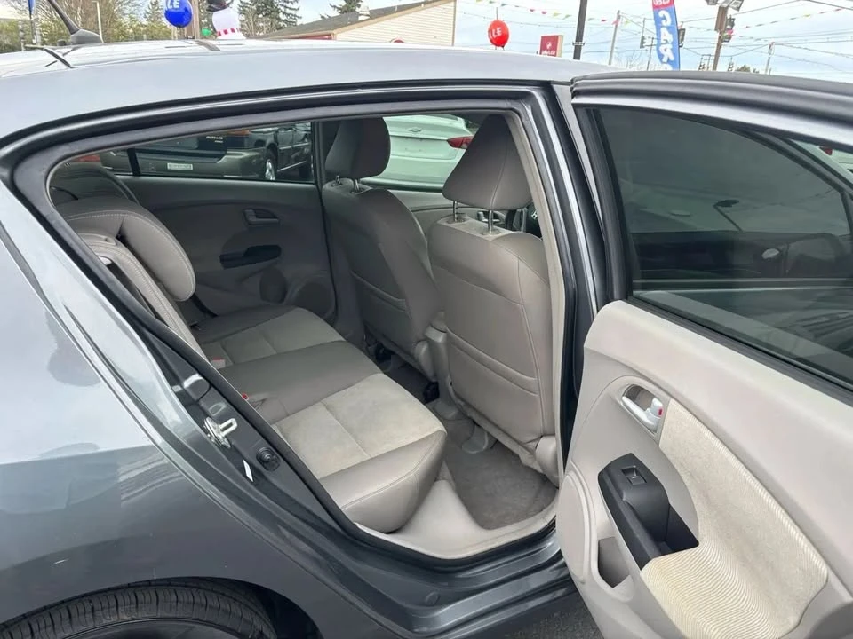 2012 Honda Insight 2nd Gen - Image 12 of 20