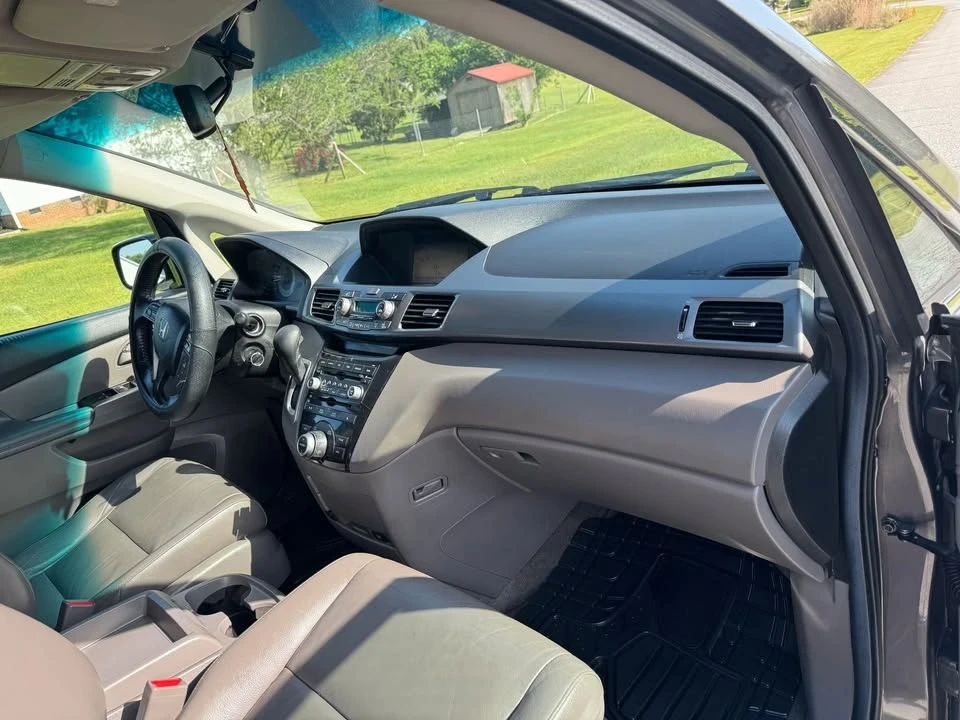 2012 Honda Odyssey - Image 11 of 20