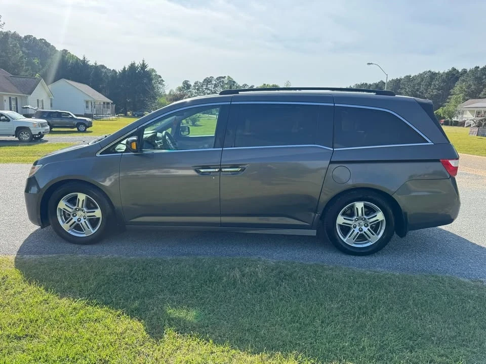 2012 Honda Odyssey - Image 2 of 20