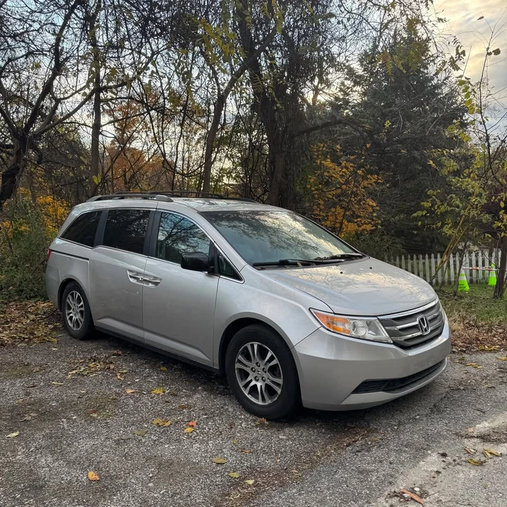 2012 Honda Odyssey - Image 2 of 9