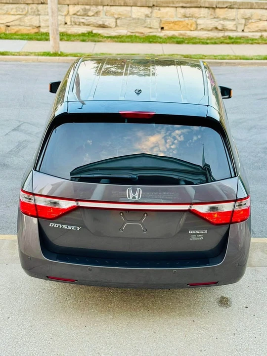 2012 Honda Odyssey - Image 11 of 20
