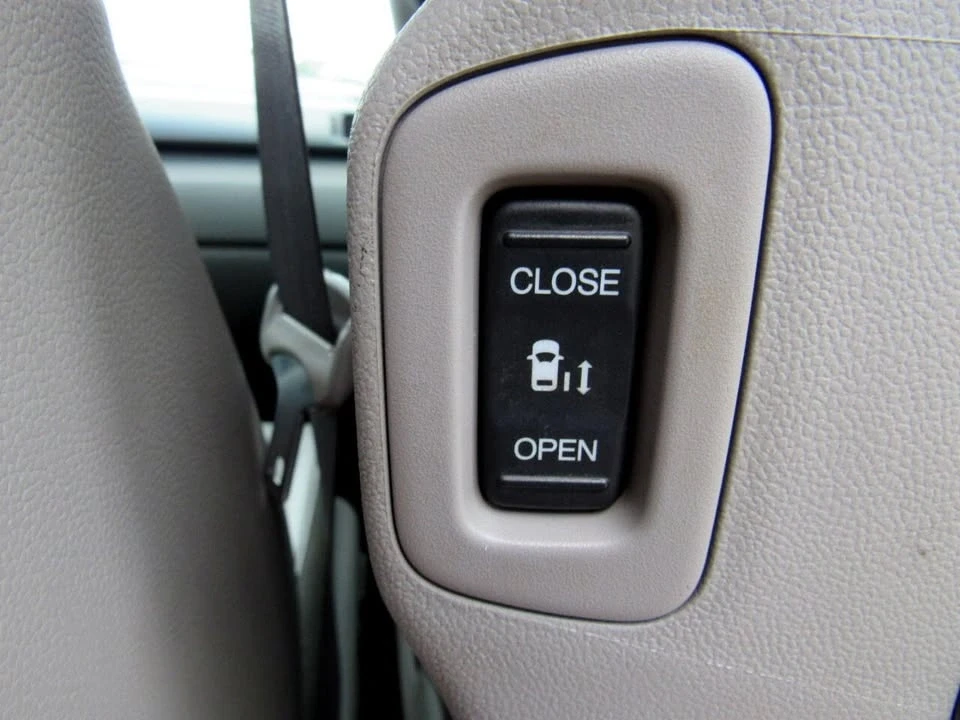 2012 Honda Odyssey - Image 14 of 16