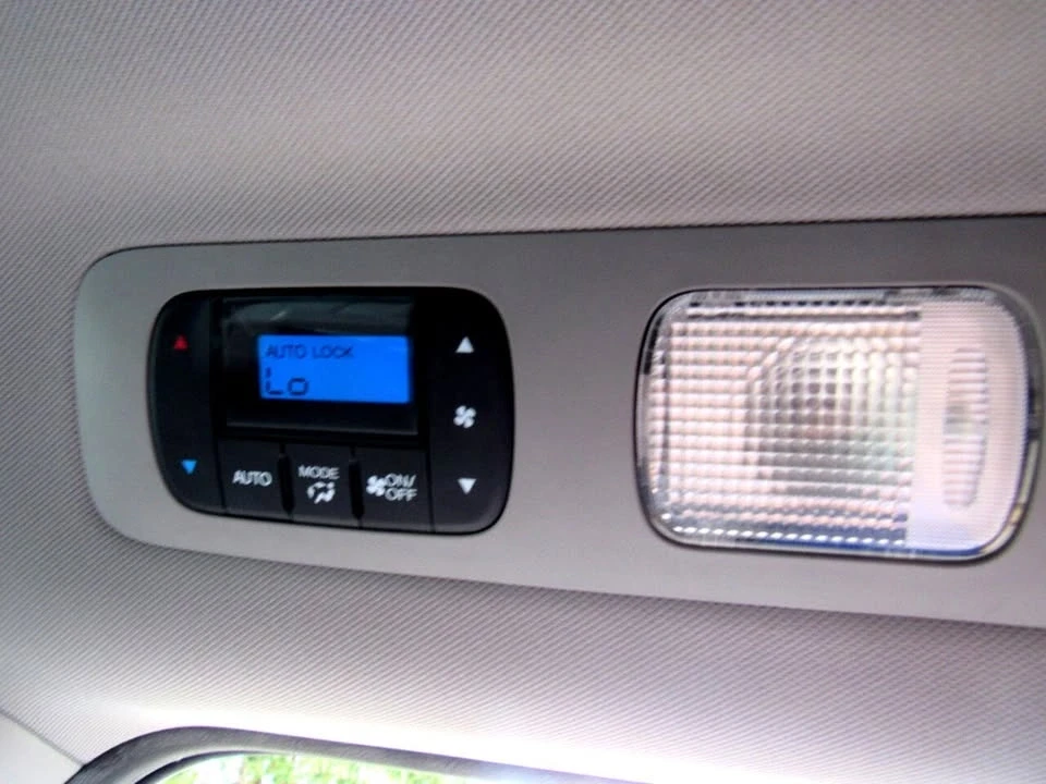 2012 Honda Odyssey - Image 13 of 16